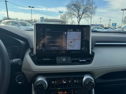 Used 2020 Toyota RAV4 Limited image 21