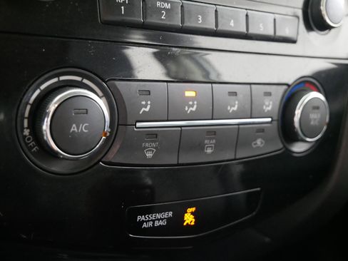 Used 2016 Nissan Rogue S image 23