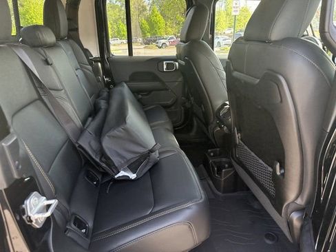 New 2025 Jeep Gladiator Sport w/ Premium Package image 28