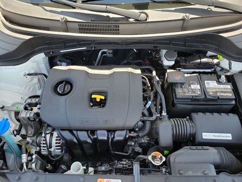 Used 2025 Kia Soul LX w/ LX Technology Package FWD image 10