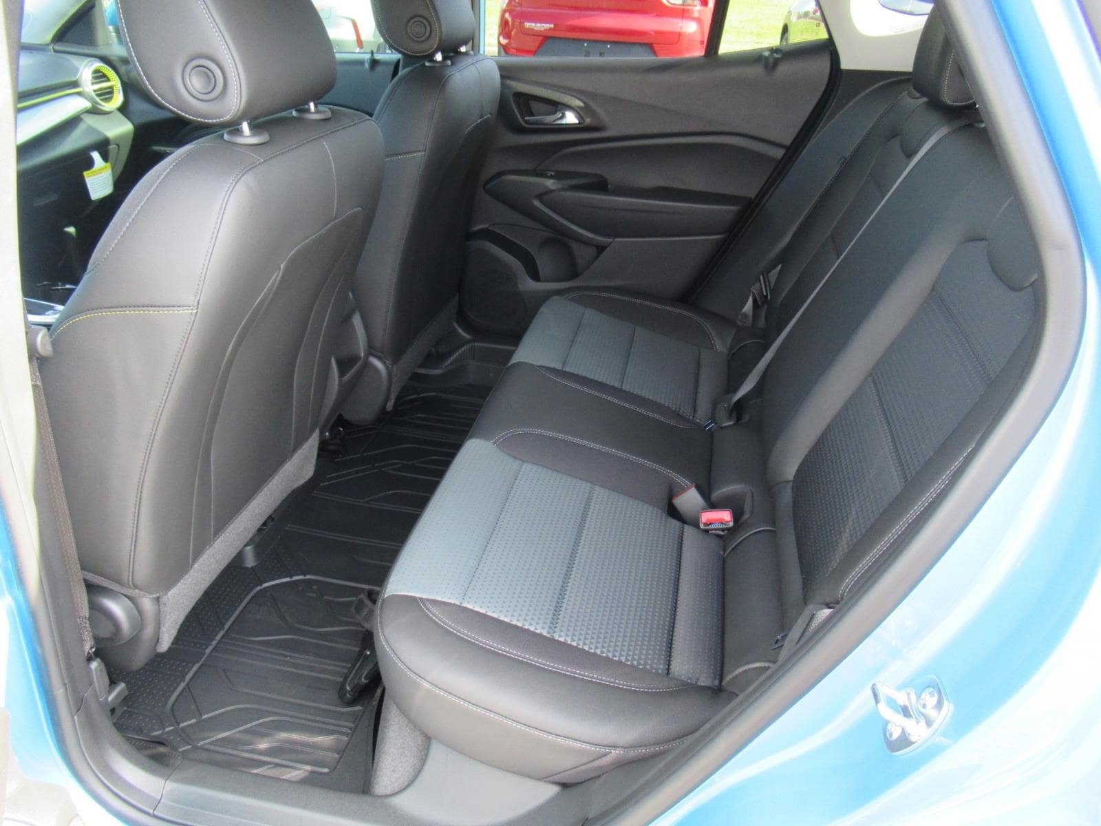 New 2026 Chevrolet Trax LT w/ Driver Confidence Package FWD image 31
