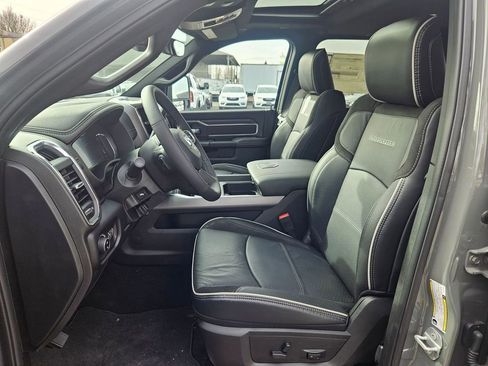 New 2026 RAM 2500 Laramie AWD/4WD image 12