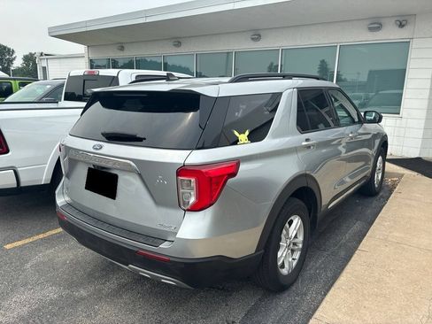 Used 2021 Ford Explorer XLT w/ Equipment Group 202A AWD/4WD image 5