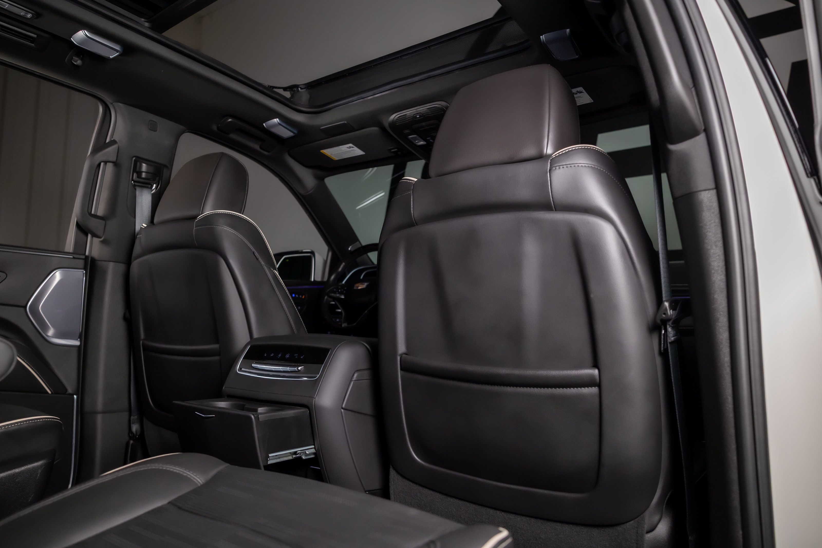 Used 2023 Cadillac Escalade Sport w/ LPO, ONYX Package AWD/4WD image 23