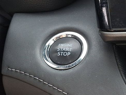 Used 2023 Toyota Highlander XLE image 23