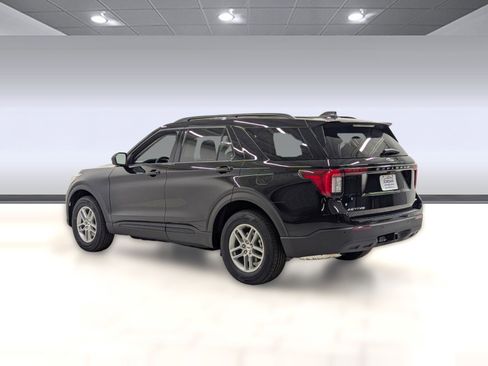 New 2026 Ford Explorer Active image 2