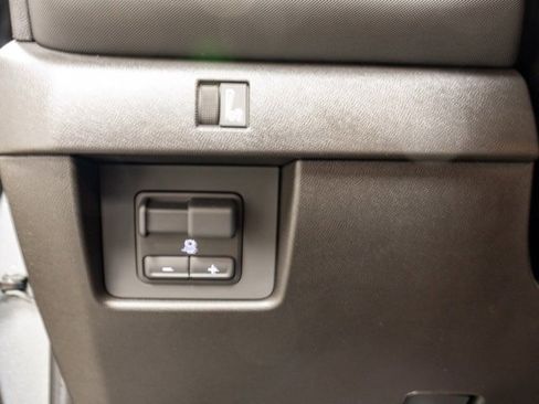 Used 2025 Chevrolet Colorado Z71 w/ Z71 Convenience Package 2 image 13