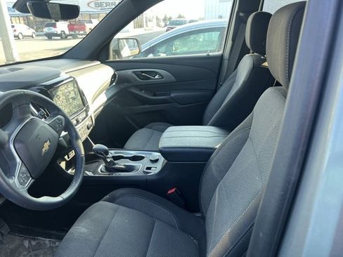 Used 2023 Chevrolet Traverse LT image 7