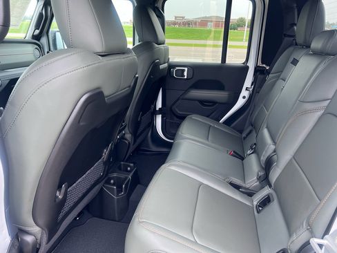 New 2026 Jeep Gladiator Mojave AWD/4WD image 16