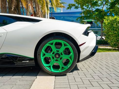 Used 2023 Lamborghini Huracan Tecnica RWD image 15