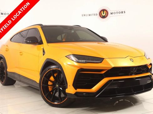 Used 2021 Lamborghini Urus image 1