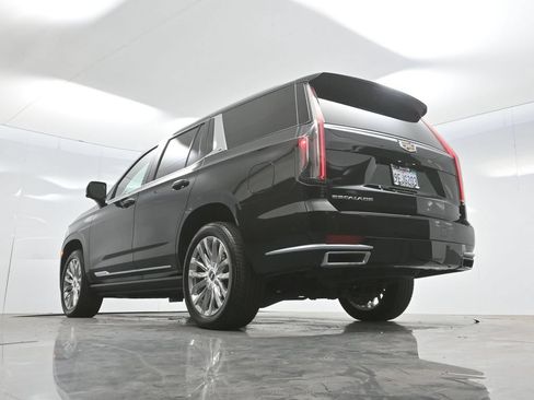 Used 2023 Cadillac Escalade Premium Luxury w/ Performance Package AWD/4WD image 65