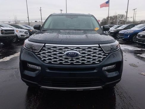 Used 2023 Ford Explorer Platinum w/ Technology Package image 2