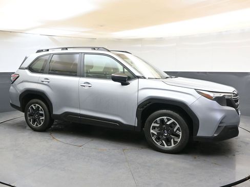 Certified 2025 Subaru Forester Premium AWD/4WD image 7