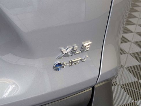 Used 2025 Toyota RAV4 XLE w/ Convenience Package image 8