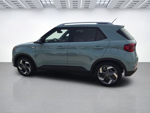 Used 2025 Hyundai Venue SEL FWD image 6