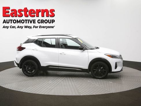 Used 2023 Nissan Kicks SR w/ SR Premium Package FWD image 47