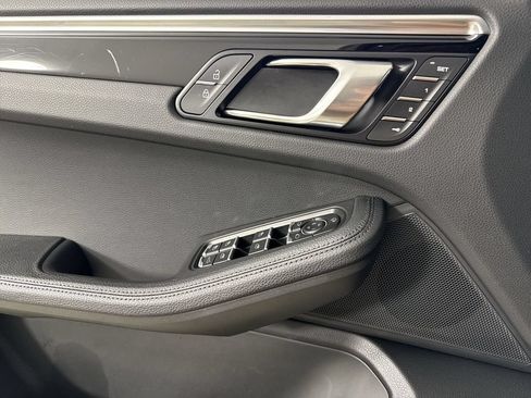 Certified 2024 Porsche Macan Turbo AWD/4WD image 33