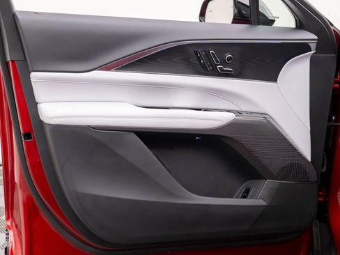 New 2026 Cadillac Lyriq Sport image 14