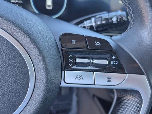 Certified 2023 Hyundai Elantra Limited FWD image 30