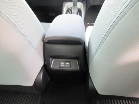 Used 2025 Toyota Corolla LE FWD image 29