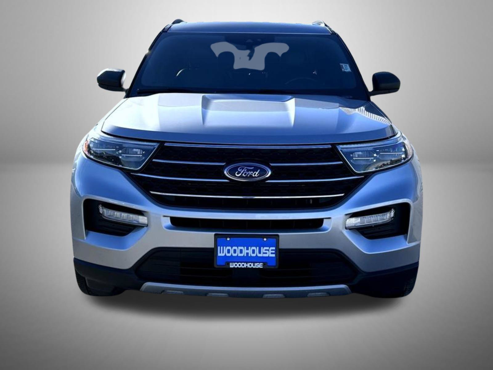 Used 2020 Ford Explorer XLT w/ Equipment Group 202A AWD/4WD image 3