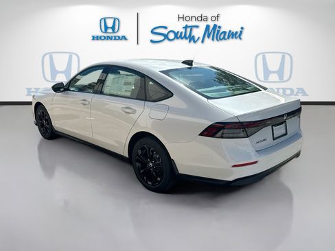 New 2025 Honda Accord SE image 4