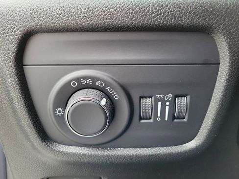 New 2025 Jeep Grand Cherokee L Laredo image 25