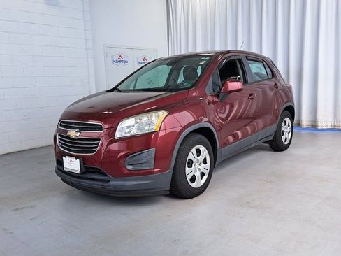 Used 2016 Chevrolet Trax LS FWD image 2