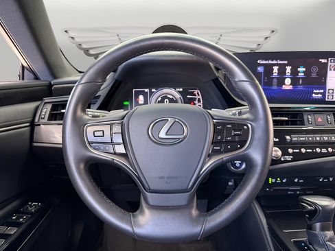 Used 2022 Lexus ES 300h w/ Premium Package FWD image 12