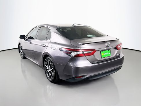 Used 2022 Toyota Camry XLE FWD image 7