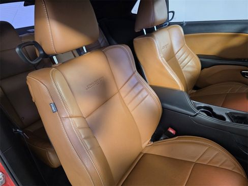 Used 2016 Dodge Challenger SRT Hellcat image 33