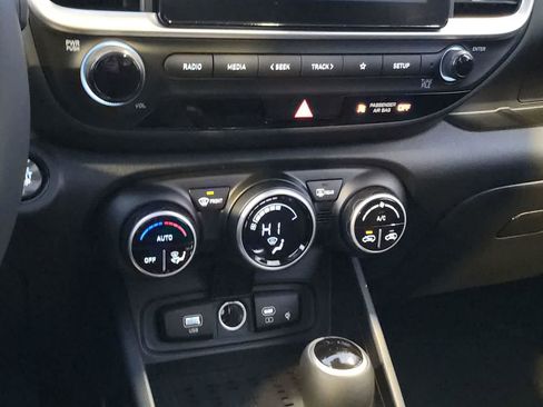 New 2026 Hyundai Venue SEL image 18