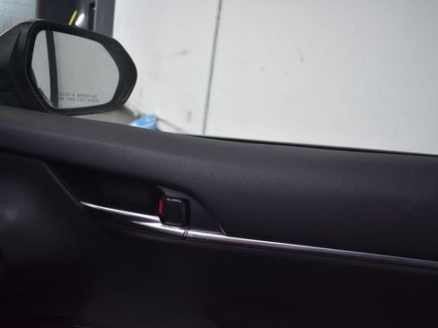 Used 2024 Toyota Camry SE image 18