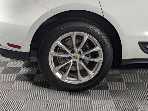 Certified 2023 Porsche Macan AWD/4WD image 13