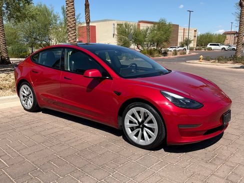 Used 2022 Tesla Model 3 RWD image 1
