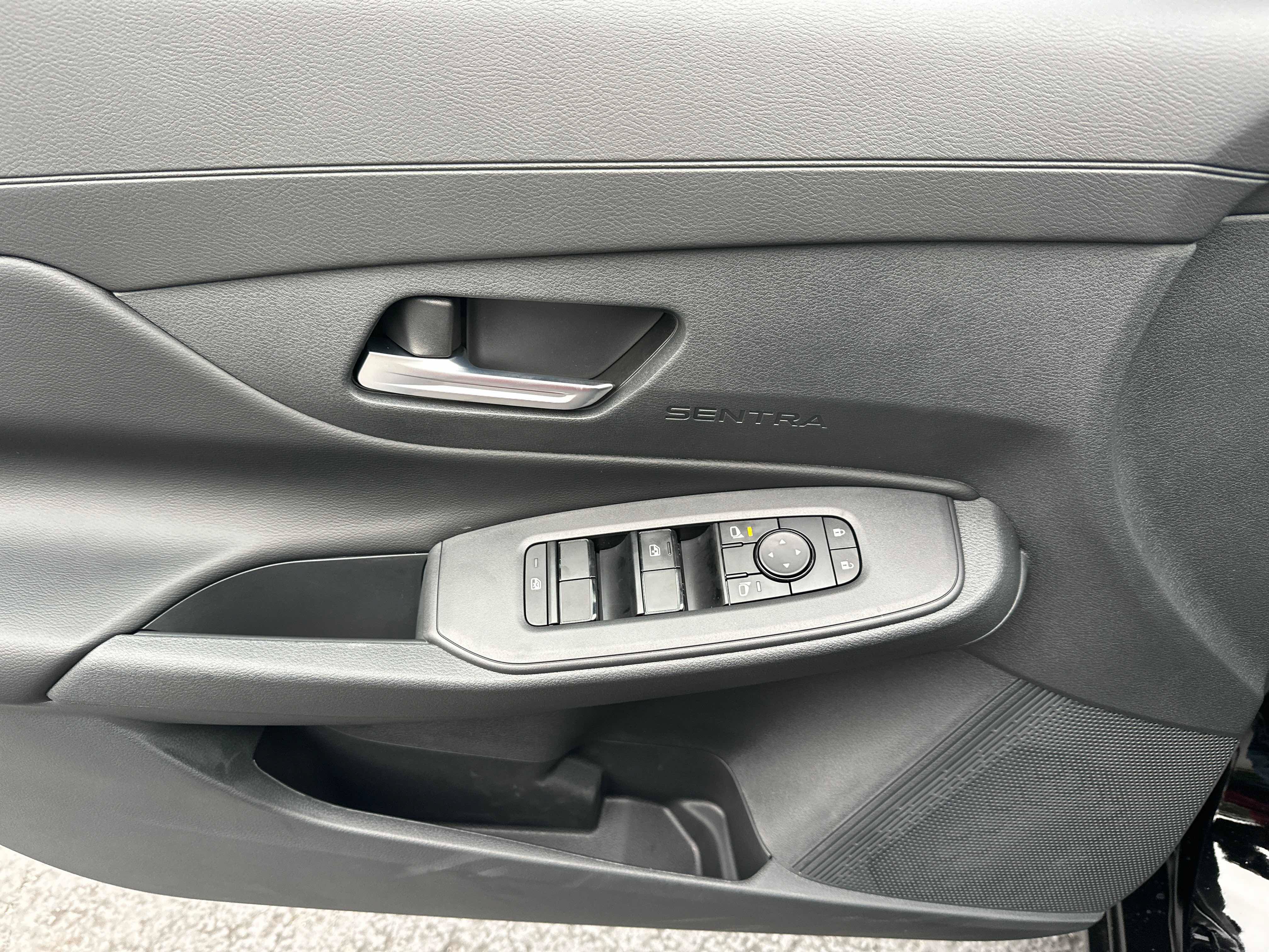 New 2027 Nissan Sentra S w/ Floor Mat Package FWD image 18