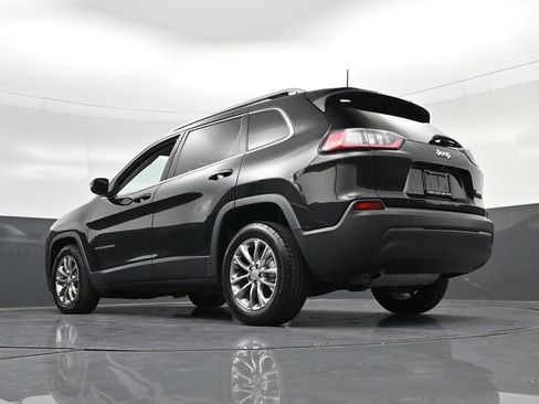 Used 2019 Jeep Cherokee Latitude Plus FWD image 29