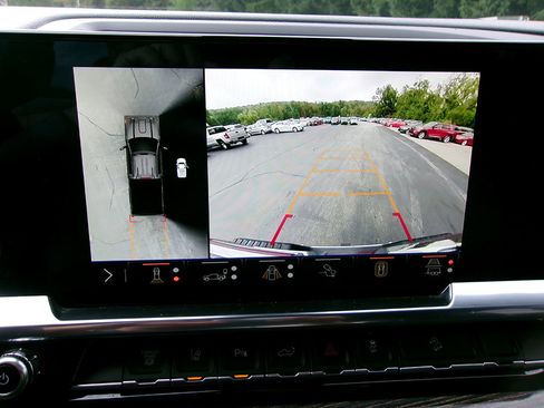 Used 2024 GMC Sierra 2500 SLE w/ SLE Value Package; image 22