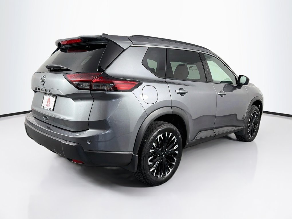 Used 2026 Nissan Rogue Dark Armor FWD image 10