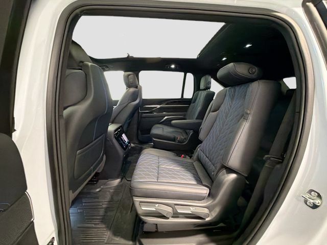New 2026 Cadillac Escalade IQ Sport 1 w/ LPO, Floor Liner Package AWD/4WD image 19