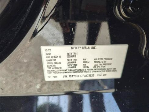 Used 2023 Tesla Model Y Long Range AWD/4WD image 28