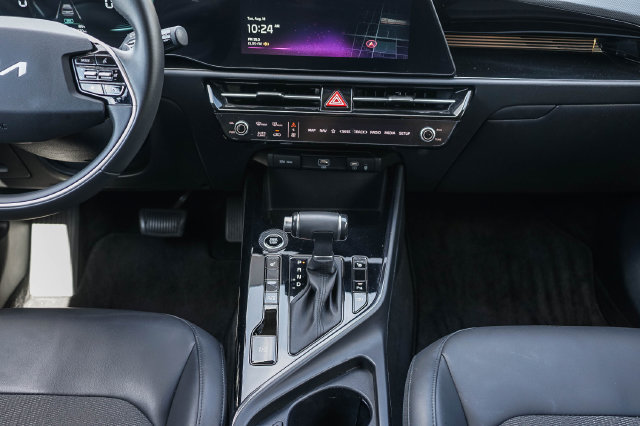 Certified 2025 Kia Niro EX FWD image 14