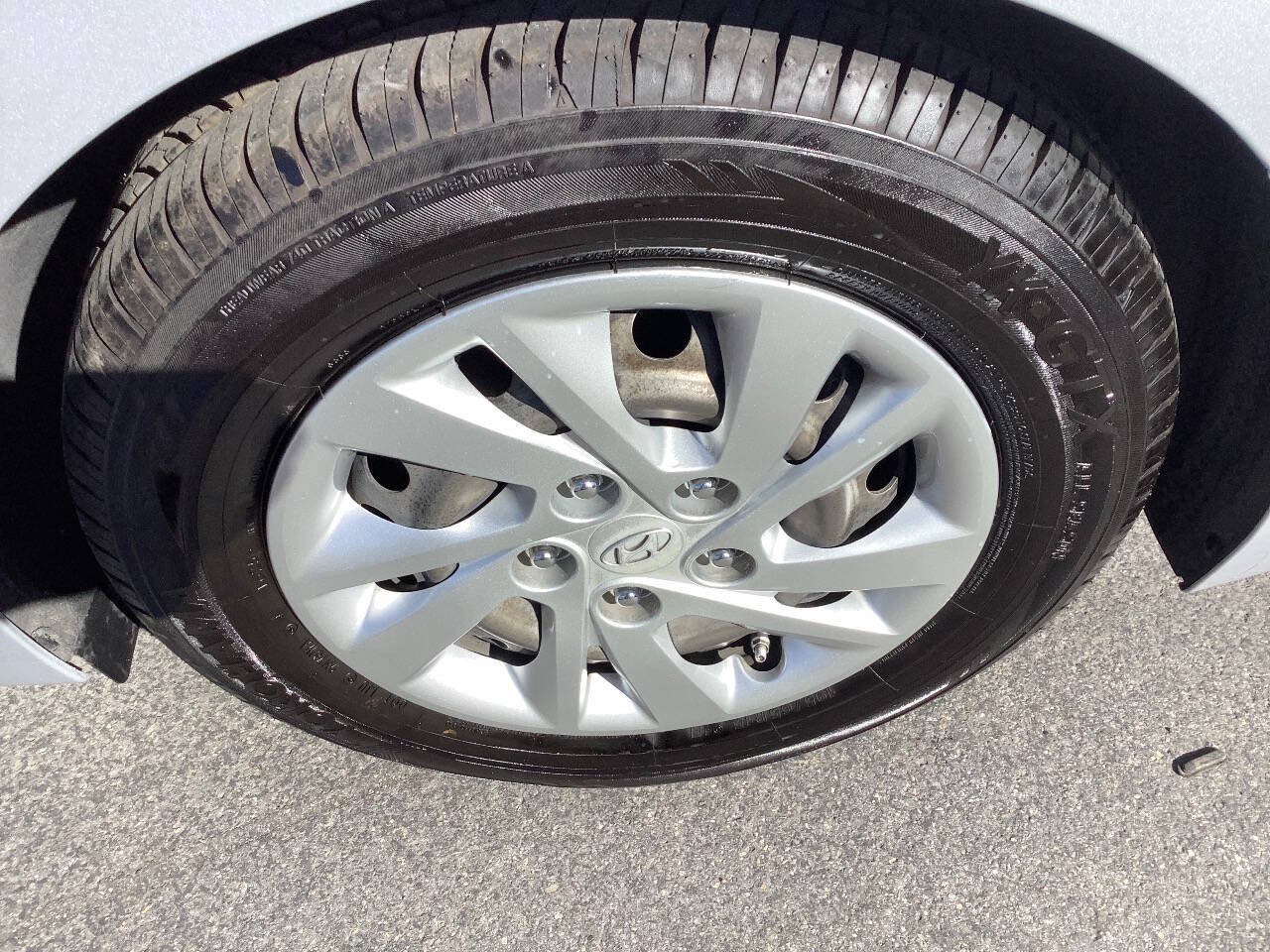 Used 2017 Hyundai Elantra SE FWD image 20