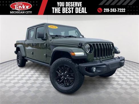 Used 2023 Jeep Gladiator Sport S image 1