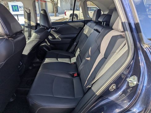 Used 2022 Toyota RAV4 XLE Premium image 18