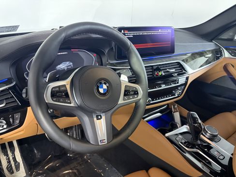 Used 2023 BMW M550i xDrive AWD/4WD image 11