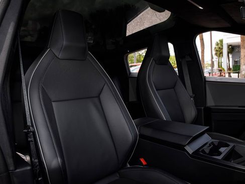 Used 2025 Tesla Cybertruck AWD Crew Cab image 11