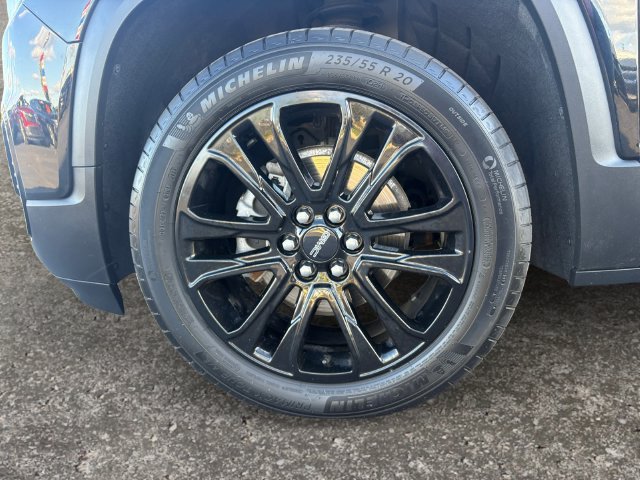 Used 2023 GMC Acadia SLT w/ Elevation Edition AWD/4WD image 14