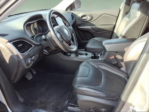 Used 2020 Jeep Cherokee Limited image 11